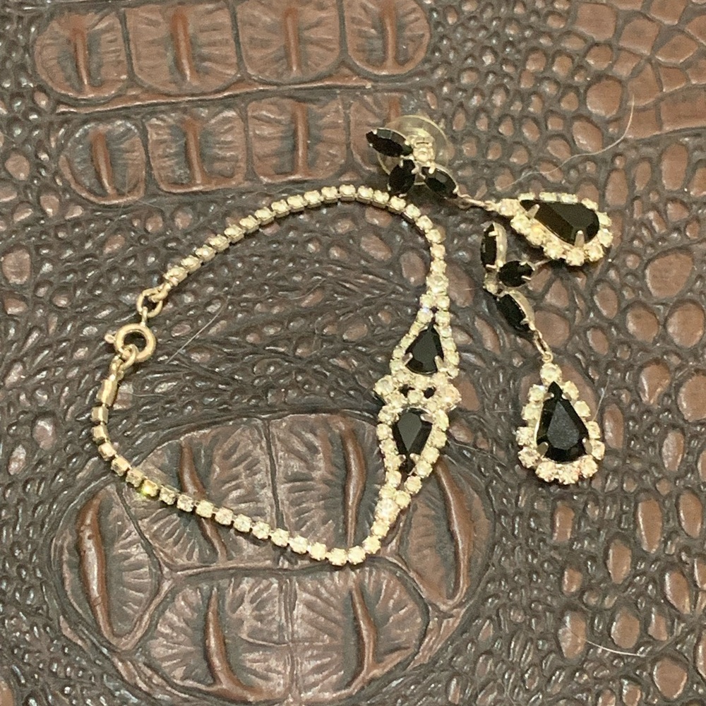 Elegant Black Teardrop Jewelry Set